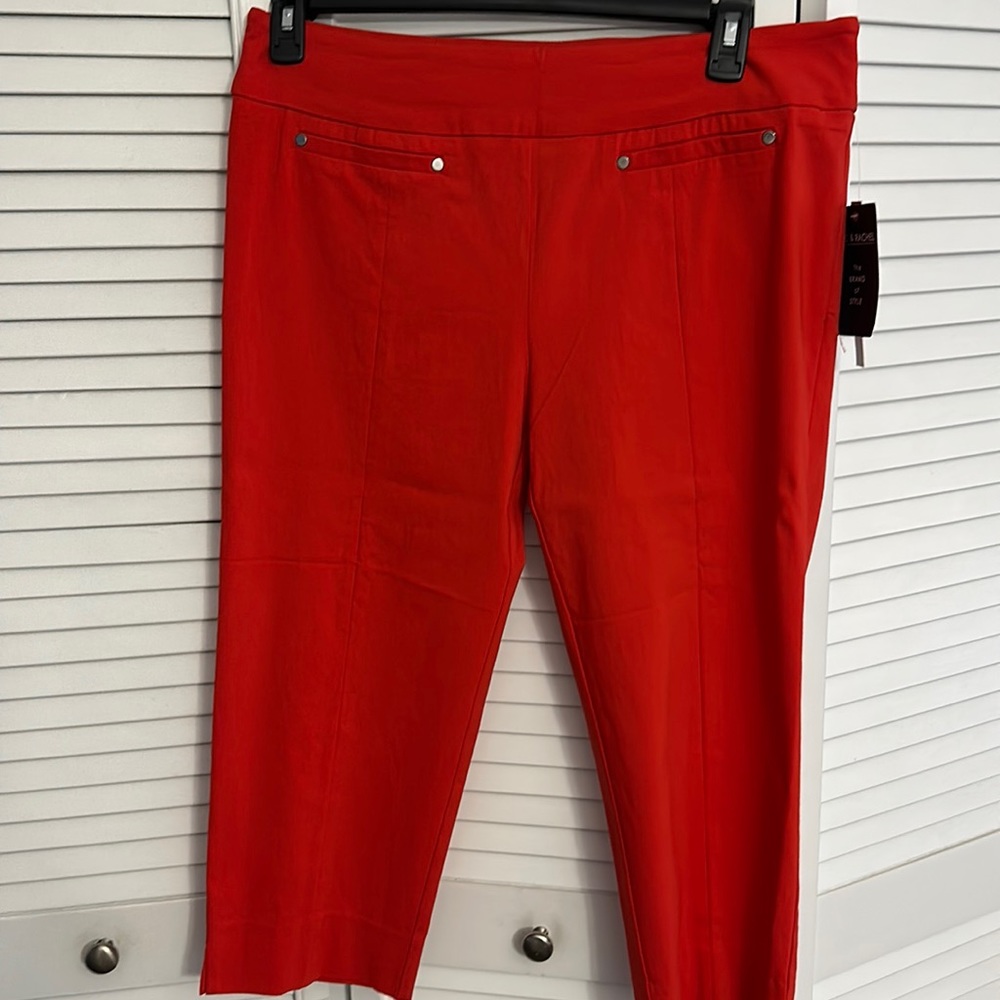 Zac & Rachel Slim Crop color Fiery Red